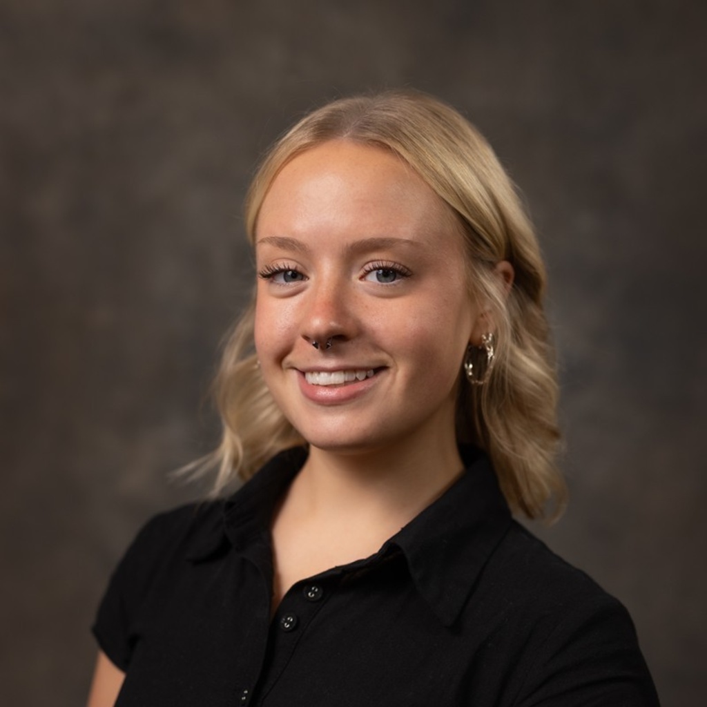 Head shot photo of Bailee Kamerezll